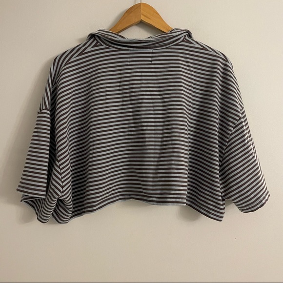 Fashion Brand Company by Penelope Gazin Blue Striped Cropped Collared Polo Shirt - Picture 2 of 5